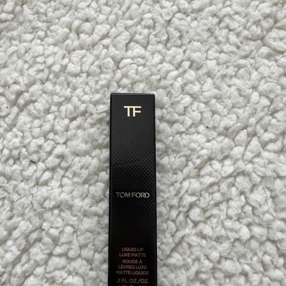 TOM FORD
Liquid Lip Luxe Matte - Picture 3 of 6
